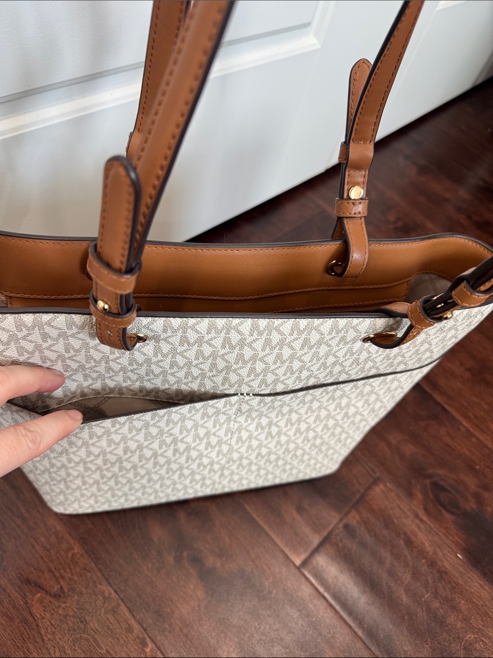 Michael Kors Leather Shoulder Bag Purse Monogram Cream & Cognac Classic Style - Picture 11 of 16